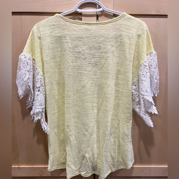 Light laced sleeved top - Picture 4 of 4